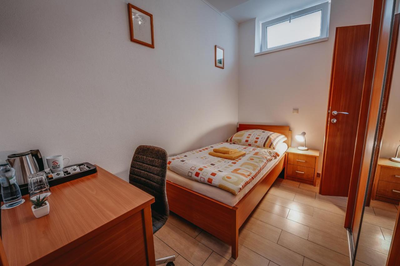City Penzion Hotel Kosice Bagian luar foto