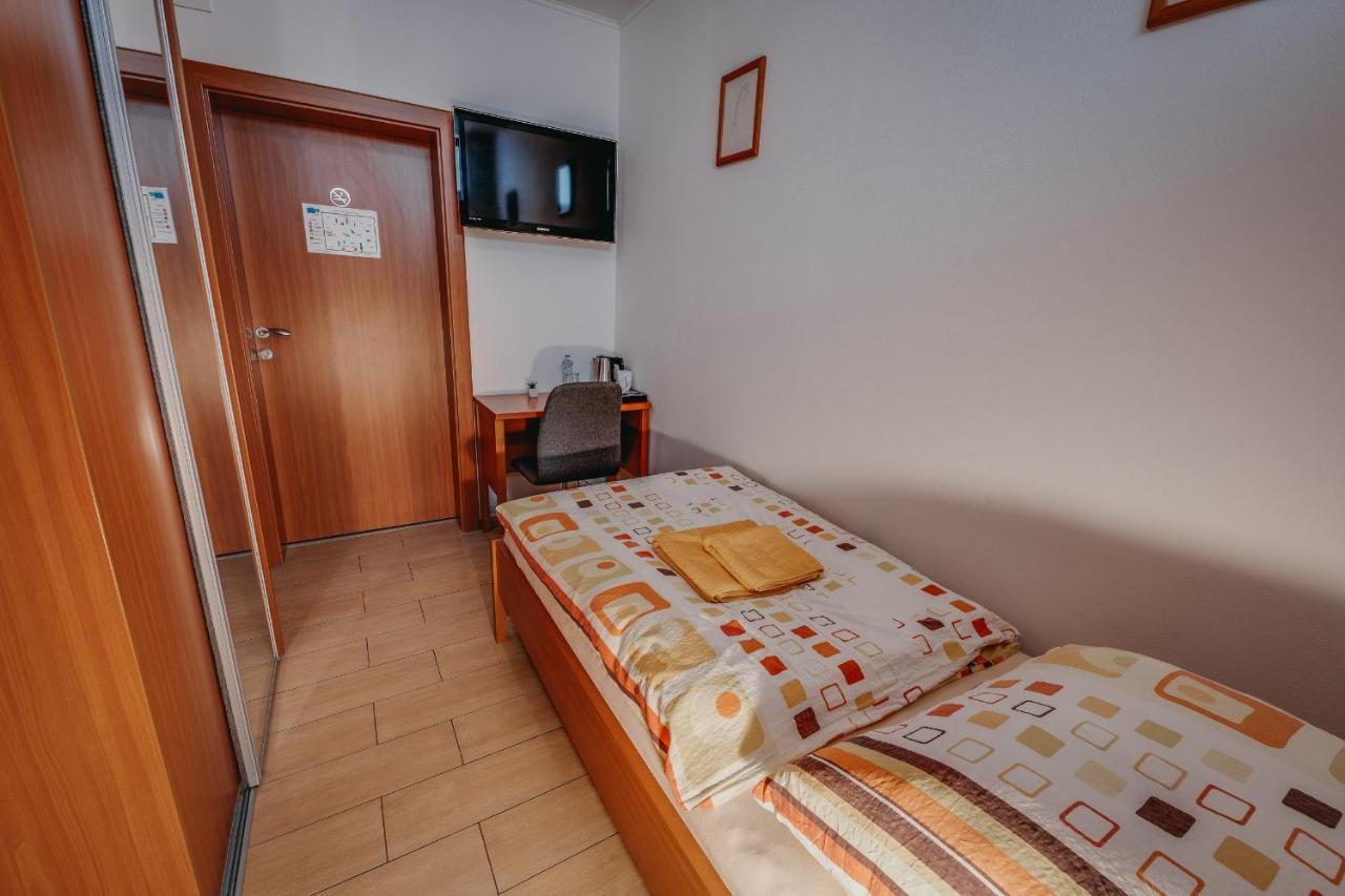 City Penzion Hotel Kosice Bagian luar foto